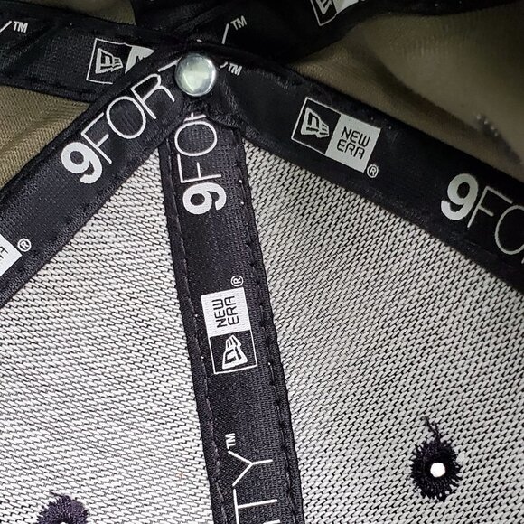 New Era 9 Forty MLB Unique Vintage Red Sox Yankees Rivalry Camo Baseball Cap - Picture 6 of 6